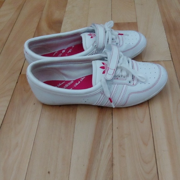 Adidas shoes white and pink - Picture 2 of 4